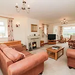 Jess Holiday home *