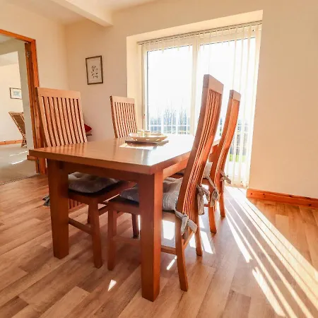 Jess Holiday home